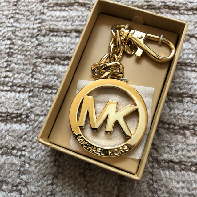 Michael Kors(マイケルコース)のココア様専用 レディースのアクセサリー(チャーム)の商品写真