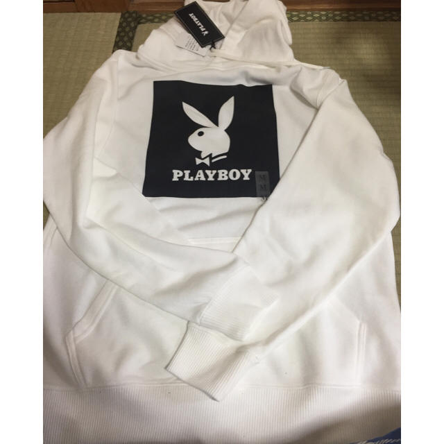 PLAYBOY(プレイボーイ)のプレイボーイ タグ付き 白 パーカー メンズのトップス(パーカー)の商品写真