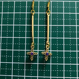 クロス ピアス(ピアス)