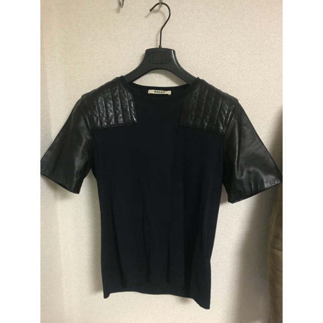 Bally(バリー)の★美品★BALLY バリー レザー 切り替え Tシャツ カットソー レディースのトップス(Tシャツ(半袖/袖なし))の商品写真