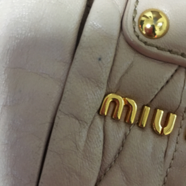 miumiu(ミュウミュウ)のmiumiuショルダーbag👜 レディースのバッグ(ショルダーバッグ)の商品写真