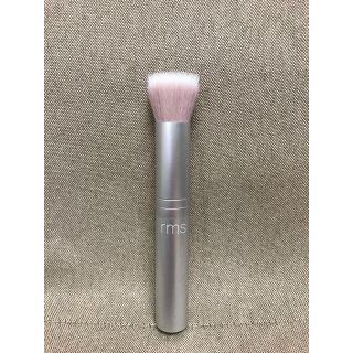 コスメキッチン(Cosme Kitchen)のrms beauty チークブラシ 定価5,300 MIMC コスメキッチン(チーク)