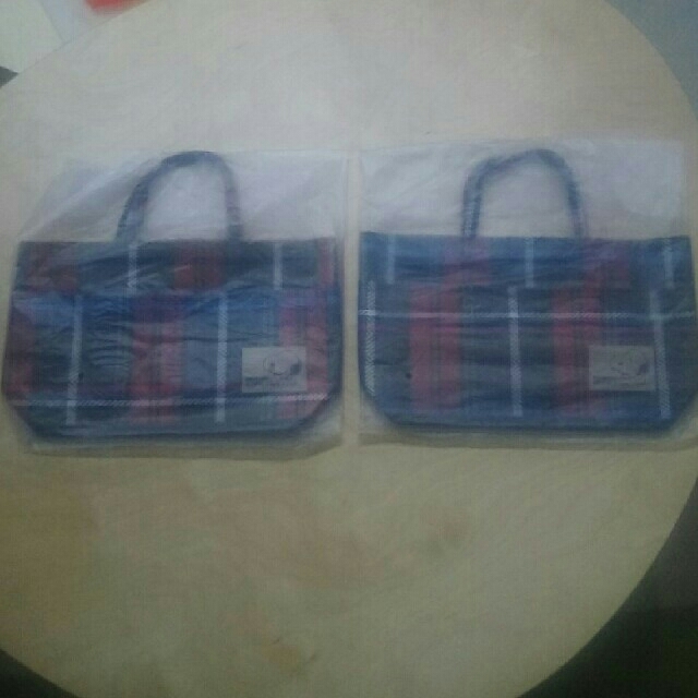 バックインバック2個セット(スヌーピー) レディースのバッグ(ハンドバッグ)の商品写真