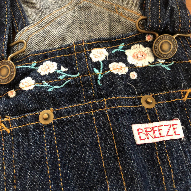 BREEZE(ブリーズ)のBREEZE 花刺繍 ジャンスカ デニム キッズ/ベビー/マタニティのキッズ服女の子用(90cm~)(スカート)の商品写真