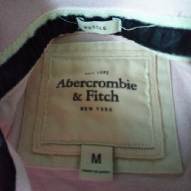 Abercrombie&Fitch(アバクロンビーアンドフィッチ)の定番アイテム!Abercrombie＆Fitchポロシャツ レディースのトップス(ポロシャツ)の商品写真