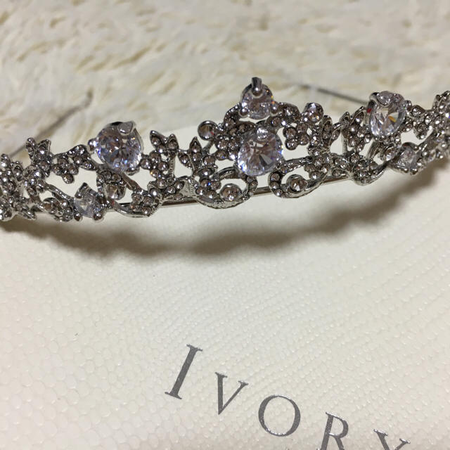 Vera Wang(ヴェラウォン)のivory&co ティアラ clementine ハンドメイドのウェディング(ヘッドドレス/ドレス)の商品写真