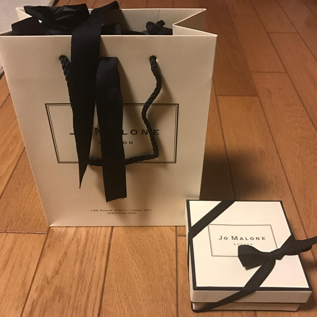 Jo Malone(ジョーマローン)の１番人気の香り☆ジョーマローン イングリッシュ ペアー&フリージア バスオイル コスメ/美容のボディケア(入浴剤/バスソルト)の商品写真