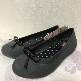 クロックス(crocs)のゆたた様専用クロックス マンモスボウ フラット ブラック  Ｗ6  22cm(スリッポン/モカシン)