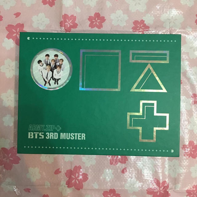 防弾少年団(BTS)(ボウダンショウネンダン)の防弾少年団 BTS 3rd Muster ファンミ DVD エンタメ/ホビーのDVD/ブルーレイ(ミュージック)の商品写真