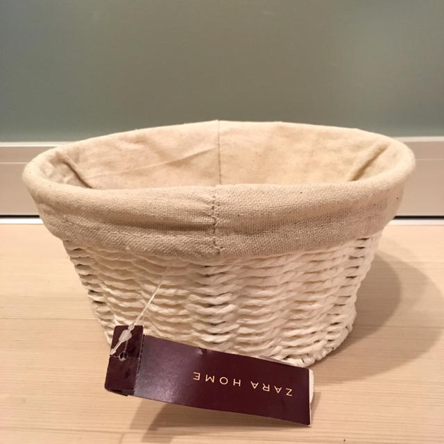 ZARA HOME(ザラホーム)の新品 ZARA HOME ザラホーム  編み込み バスケット ホワイト  インテリア/住まい/日用品のインテリア小物(バスケット/かご)の商品写真