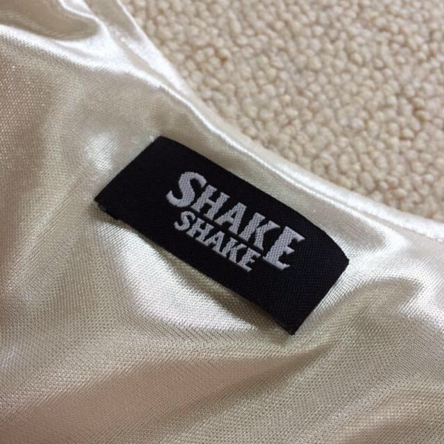 SHAKE SHAKE(シェイクシェイク)のシェイクシェイク ワンピ レディースのワンピース(ミニワンピース)の商品写真