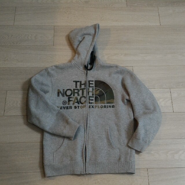 THE NORTH FACE(ザノースフェイス)の美品 THE NORTH FACE メンズパーカー メンズのトップス(パーカー)の商品写真