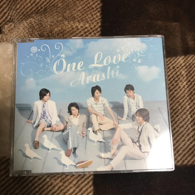 嵐(アラシ)の【かな様専用】嵐 Onelove通常盤 エンタメ/ホビーのCD(ポップス/ロック(邦楽))の商品写真