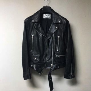 アクネ(ACNE)の期間限定値下げ 美品 即日発送可能 ACNE  ライダースジャケット  黒 (ライダースジャケット)