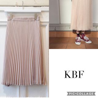 ケービーエフ(KBF)の【本日限定値下げ/田丸麻紀着用】KBF プリーツスカート (ひざ丈スカート)