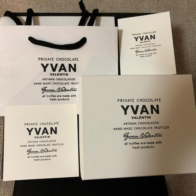 YVAN VALENTIN 限定 イヴァン・ヴァレンティン トリュフ 12個 食品/飲料/酒の食品(菓子/デザート)の商品写真