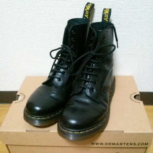 Dr.Martens(ドクターマーチン)の8ホール/ブラック レディースの靴/シューズ(ブーツ)の商品写真