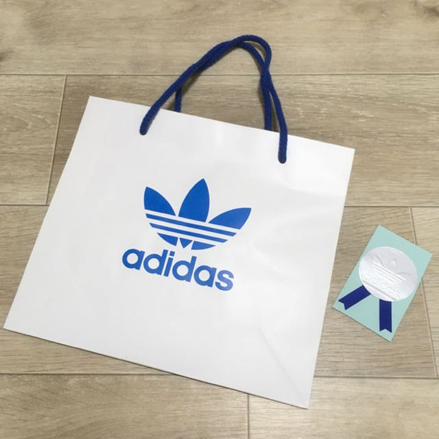 adidas(アディダス)のアディダスオリジナルス ラッピングセット ギフトセット ラッピング レディースのバッグ(ショップ袋)の商品写真