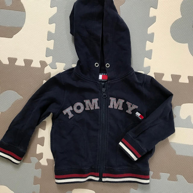 TOMMY HILFIGER(トミーヒルフィガー)のトミー パーカー キッズ/ベビー/マタニティのキッズ服男の子用(90cm~)(ジャケット/上着)の商品写真