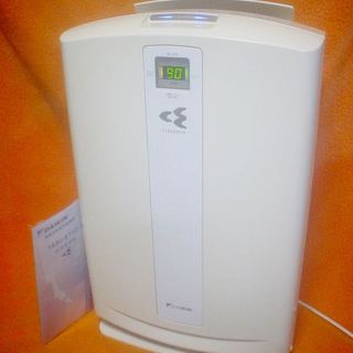 ダイキン(DAIKIN)の★早い者勝ち★【31畳対応】ダイキン 加湿空気清浄機ACK70N-W★(加湿器/除湿機)