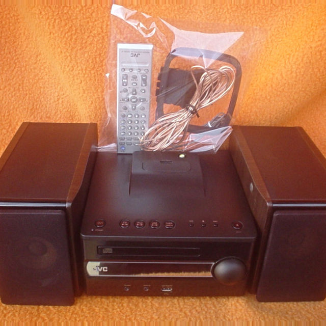 Victor(ビクター)の【値下げ/ゆうパック】JVC iPod Dock搭載コンパクトコンポーネントS スマホ/家電/カメラのオーディオ機器(ポータブルプレーヤー)の商品写真