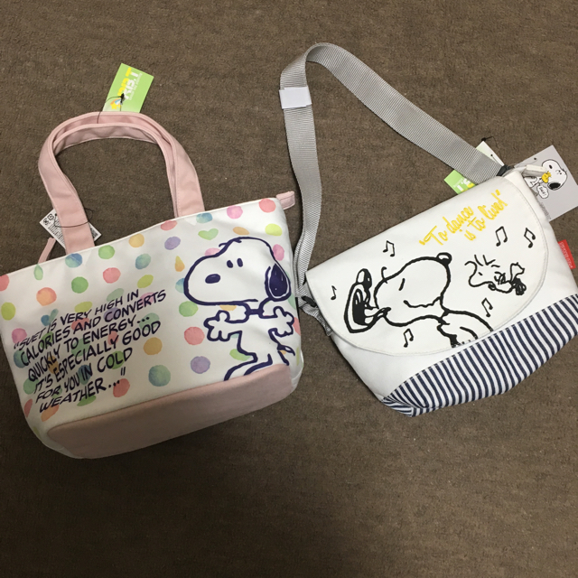 PEANUTS(ピーナッツ)のスヌーピーバック新品2つセット(あきら様専用) レディースのバッグ(トートバッグ)の商品写真