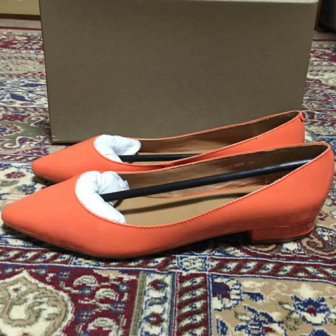 DIANA(ダイアナ)の【新品未使用】ローヒール  パンプス   本革  エナメル   オレンジ レディースの靴/シューズ(バレエシューズ)の商品写真