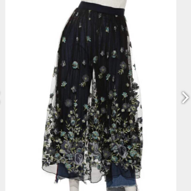 Lily Brown(リリーブラウン)のリリーブラウン 刺繍 チュールスカート レディースのスカート(ひざ丈スカート)の商品写真