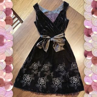 レストローズ(L'EST ROSE)の【お値下げ交渉可♪】L'EST ROSE ベルベット ゴールド刺繍 ワンピース(ひざ丈ワンピース)