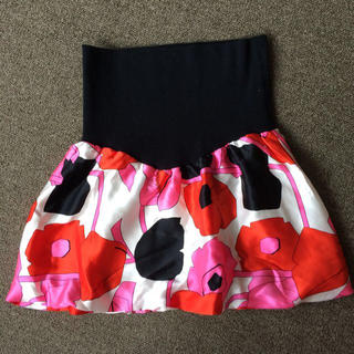 ローズバッド(ROSE BUD)のローズバッド♡シルク赤×ピンクスカート(ミニスカート)
