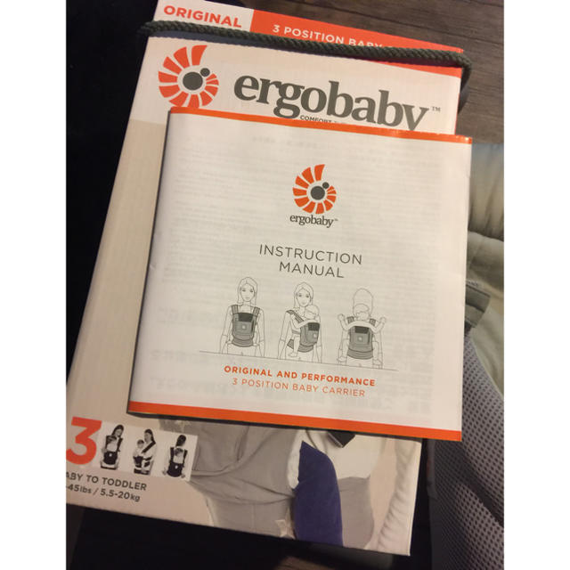 Ergobaby(エルゴベビー)のエルゴ 3回使用美品 インサート付き キッズ/ベビー/マタニティの外出/移動用品(抱っこひも/おんぶひも)の商品写真