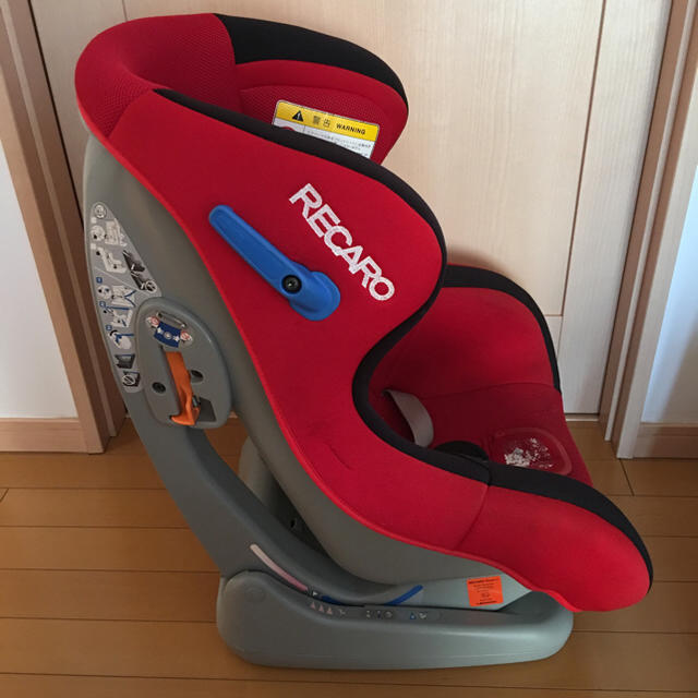 RECARO - RECARO レカロシート 赤 新生児〜4歳くらいまでの通販 by もも子's shop｜レカロならラクマ