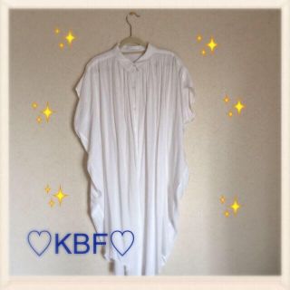 ケービーエフ(KBF)のシャツワンピ(シャツ/ブラウス(半袖/袖なし))