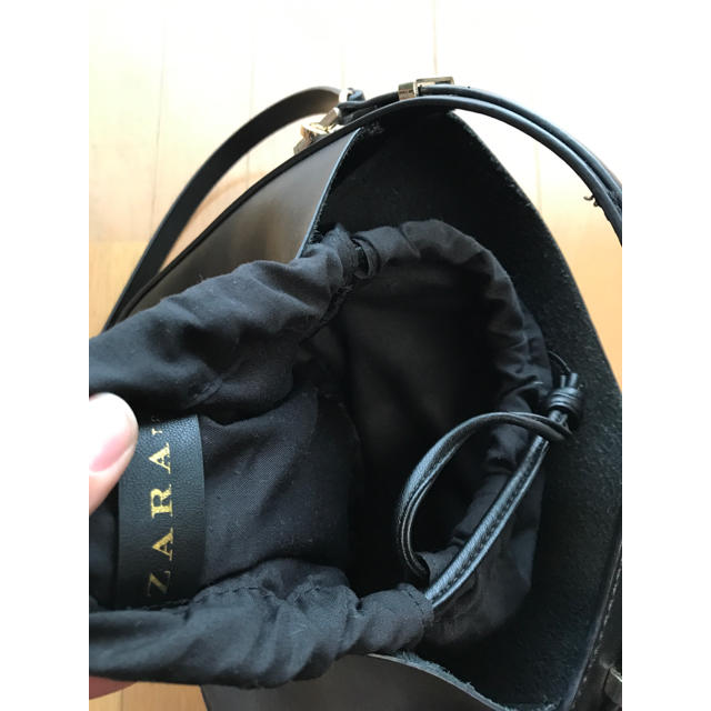 ZARA(ザラ)のZARA ザラ ハンド ショルダー バッグ ブラック レディースのバッグ(ショルダーバッグ)の商品写真