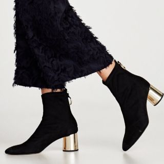 ザラ(ZARA)のザラ ブーツ 今期 メタリックヒールショートブーツ リングファスナー(ブーティ)