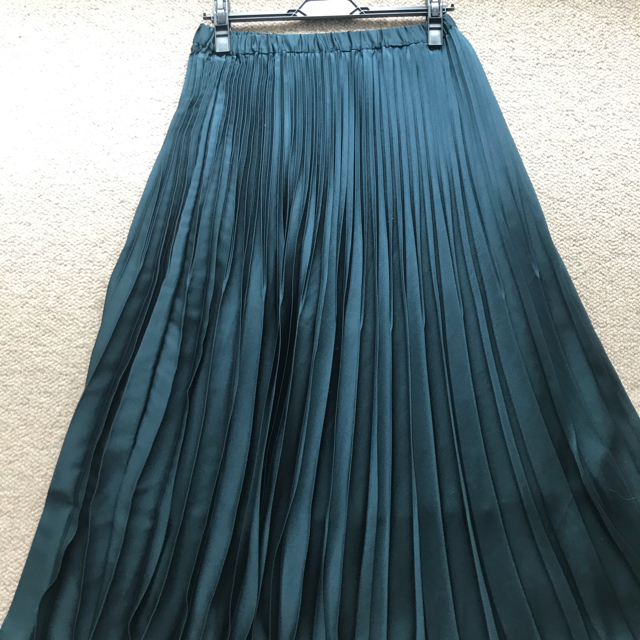UNITED ARROWS(ユナイテッドアローズ)のUNITED ARROWSプリーツロングスカート レディースのスカート(ロングスカート)の商品写真