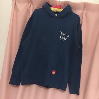 ユニクロ(UNIQLO)の【Lサイズ】ユニクロ❤︎コカコーラコラボ❤︎パーカー(パーカー)