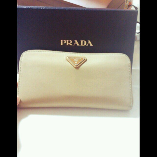 PRADA(プラダ)の正規品PRADAの長財布 レディースのファッション小物(財布)の商品写真
