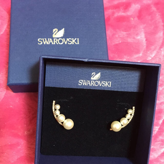 SWAROVSKIピアス