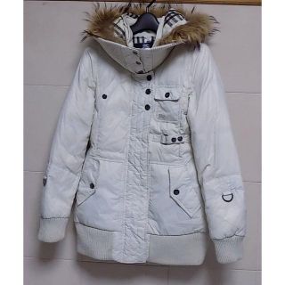 BURBERRY(ダウンジャケット ・ ホワイト/白色系)のフリマ BURBERRY(ダウンジャケット ・ ホワイト/白色系)のフリマ