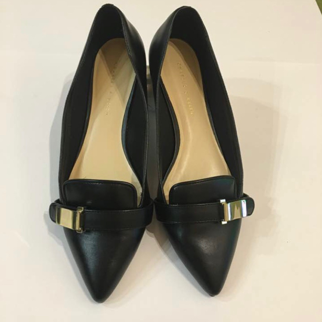 Charles and Keith(チャールズアンドキース)のcharles&keith 黒フラットシューズ 39 24.5センチ レディースの靴/シューズ(バレエシューズ)の商品写真