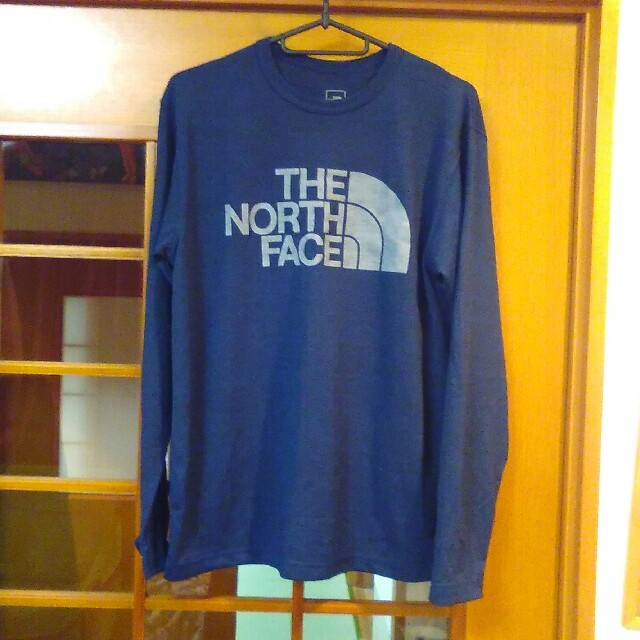 THE NORTH FACE(ザノースフェイス)のノースフェイス・ネイビー長袖トップス・Mサイズ メンズのトップス(Tシャツ/カットソー(七分/長袖))の商品写真