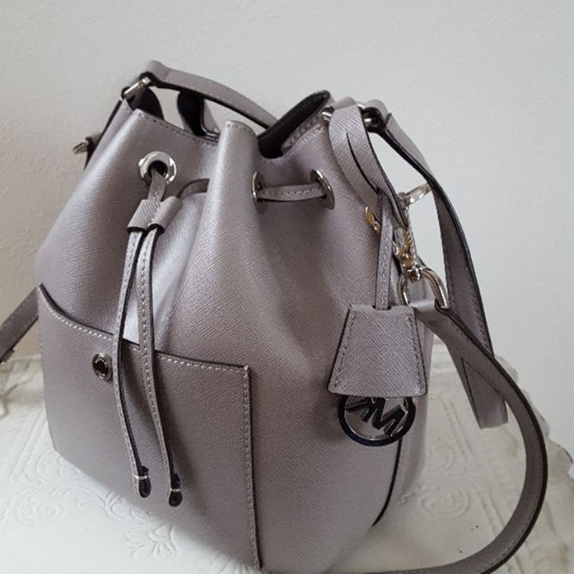 Michael Kors - 最終お値下げ☆美品マイケル・コース巾着バッグの通販