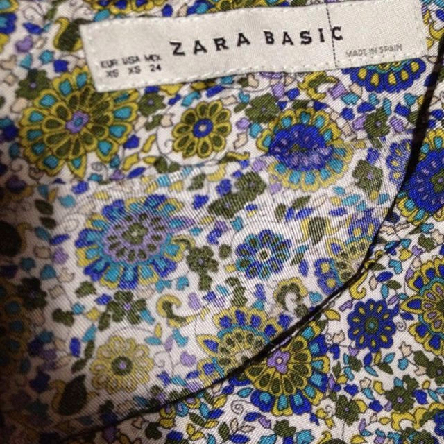 ZARA(ザラ)のザラ 総柄 ワンピース   レディースのワンピース(ひざ丈ワンピース)の商品写真