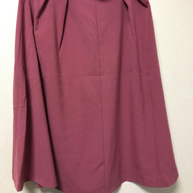 GU(ジーユー)のハイウエストフレアミディスカート レディースのスカート(ひざ丈スカート)の商品写真