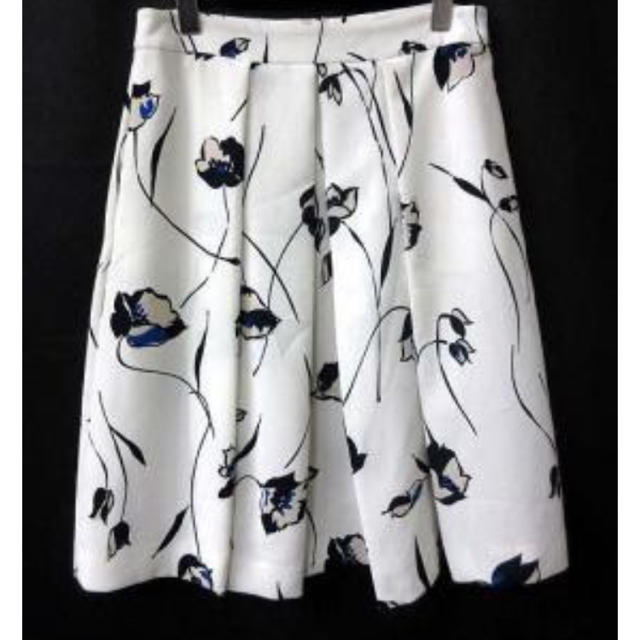 ZARA(ザラ)のzara 花柄スカート xsサイズ レディースのスカート(ひざ丈スカート)の商品写真
