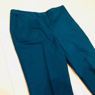 ザラ(ZARA)のZARAダークグリーンクロップドパンツ(クロップドパンツ)