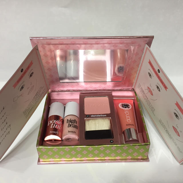 Benefit(ベネフィット)の【未使用】ベネフィット リップ&チークキット コスメ/美容のキット/セット(コフレ/メイクアップセット)の商品写真