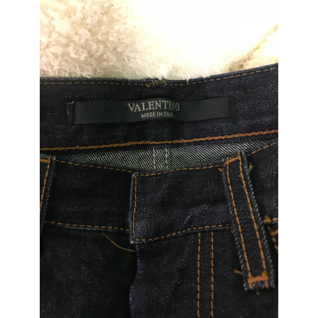 VALENTINO(ヴァレンティノ)の値段変更 VALENTINO ヴァレンチノバーニーズ ノンウォッシュデニム メンズのパンツ(デニム/ジーンズ)の商品写真