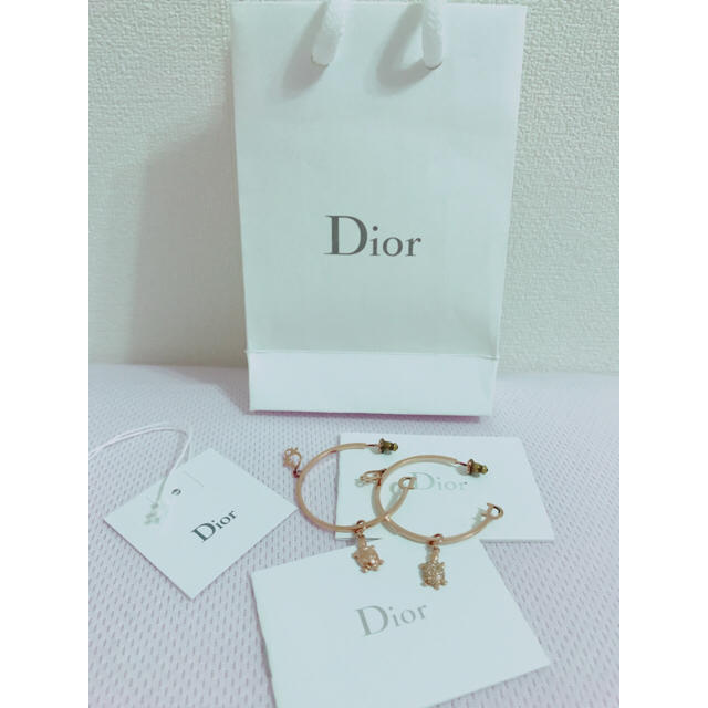 Christian Dior(クリスチャンディオール)のクリスチャンディオールDiorゴールドスワロフスキーロゴピアスサークルフープ レディースのアクセサリー(ピアス)の商品写真